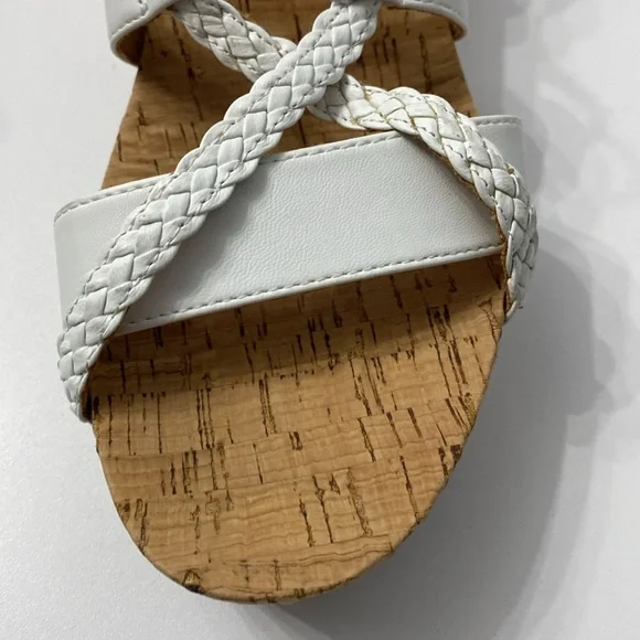 New💕 Adorable Cork Sandals 👡 - Picture 2 of 12